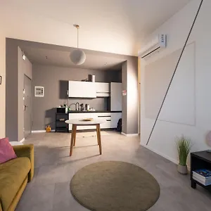 Apartment Rosa Di, Parma